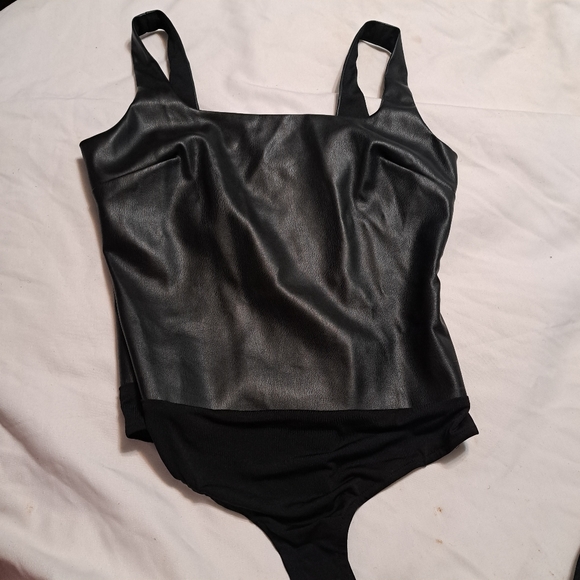Faux Leather Bodysuit Size M - Picture 12 of 15
